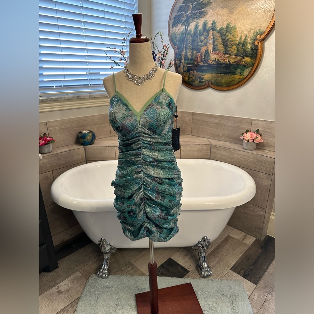 NWT Chiara Boni Exclusive Neiman Cocktail Party Pastel Floral Ruched Dress - Picture 12 of 15